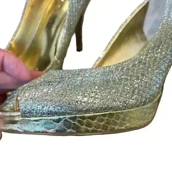 Marc Fisher Women’s Peep Toe Glitter Metallic  Pumps Gold And Silver Size 8.5 - Picture 11 of 12